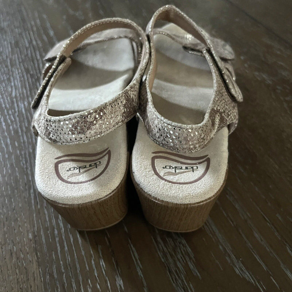 Dansko Sonnet Sandals Women Size 41 US 10.5 Gold Metallic Faux Snakeskin Leather - Picture 4 of 9